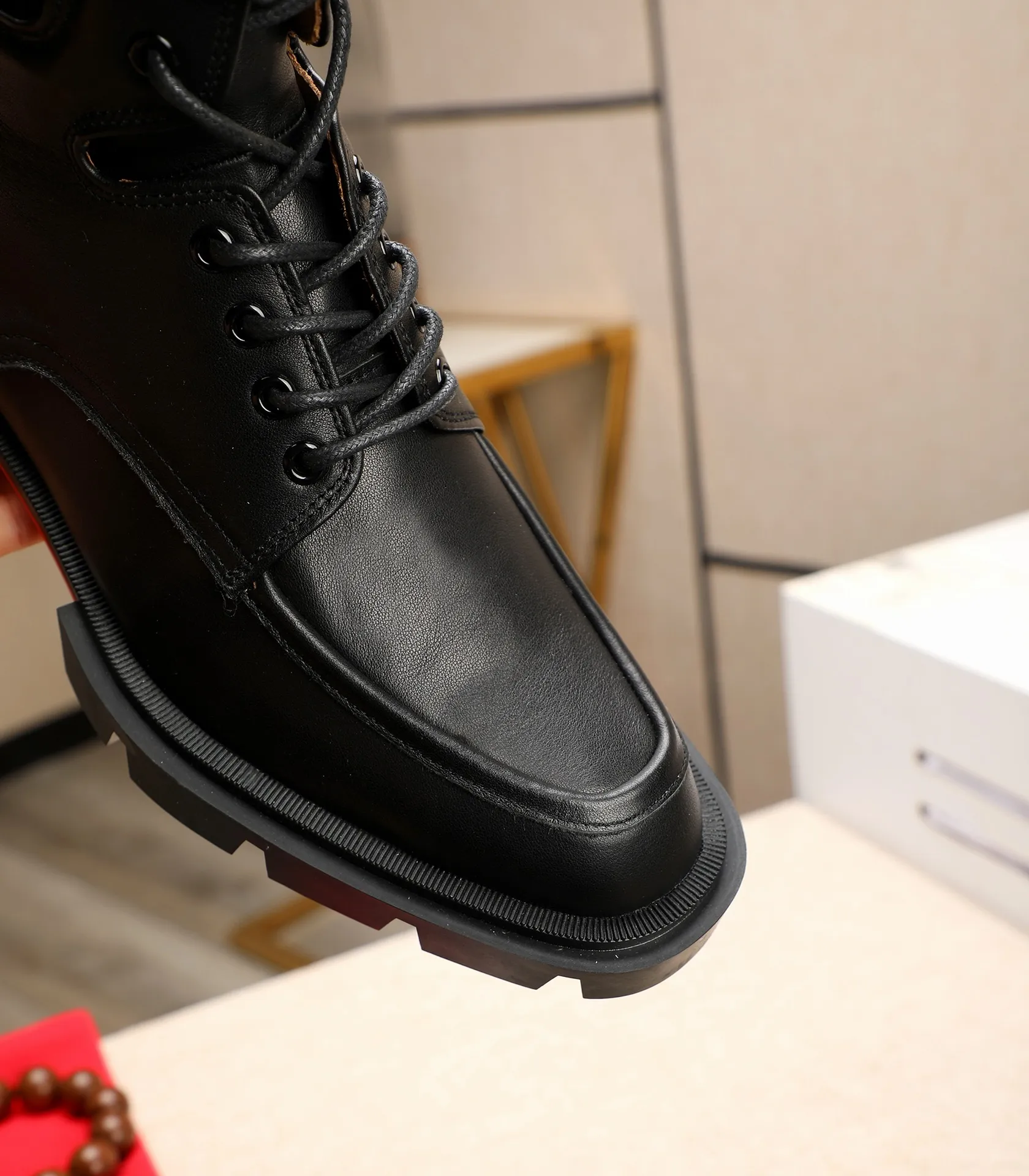 Men's Men's Shoes💰920 New Actual Shots••CL～High-end men's red-soled shoes! ••🆑Top original order purchasing agent. Imported top-layer ten-fingerprint leather and water-dyed cowhide inside 🉑️ Imported TPU rubber sole, wear-resistant and non-slip, full of European style, SIZA: 39-44 (45.46, customized)